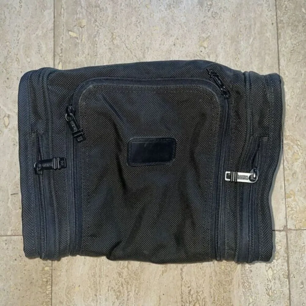 Tumi - Alpha Travel Kit Toiletry Bag - Black 2691D3